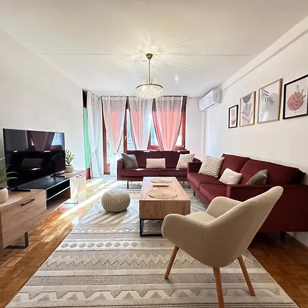 Center Apartment